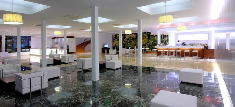 Las Gaviotas Suites Hotel