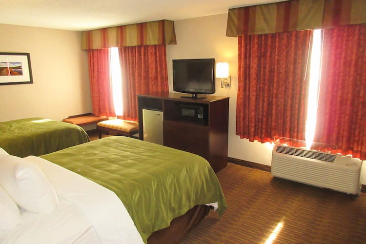 Quality Inn & Suites Lawrence - University Area