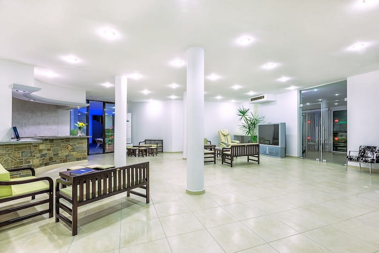 Xenios Dolphin Beach Hotel