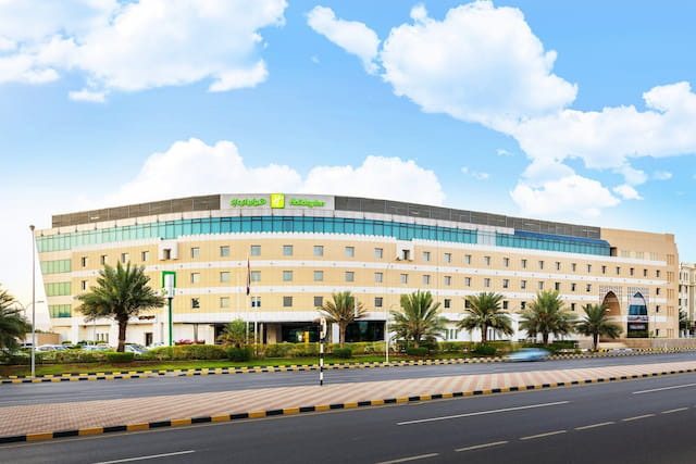 Holiday Inn Muscat Al Seeb, an IHG Hotel