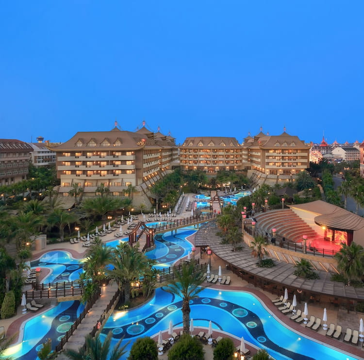 Royal Dragon Hotel – All Inclusive