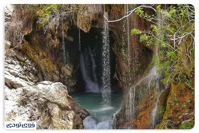 آبشار ملخ سمیرم