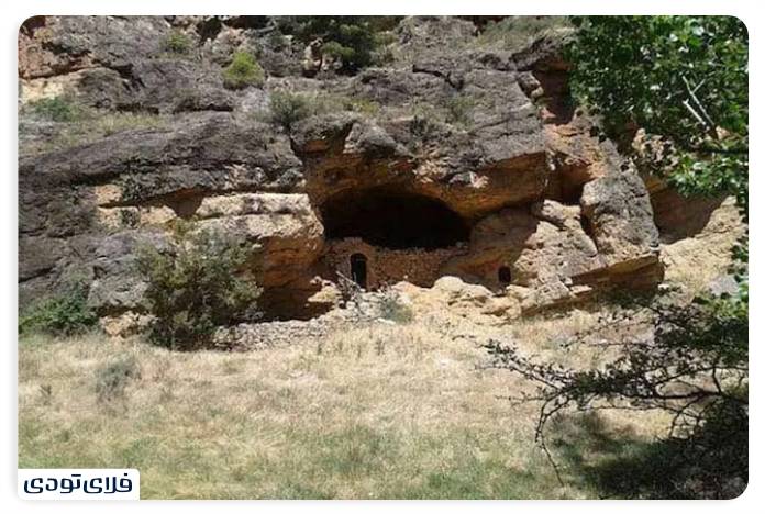 گورهای تاریخی گبری در روستای جواهرده رامسر