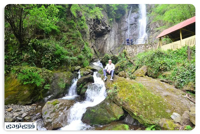 آبشار ماخونتستی گرجستان